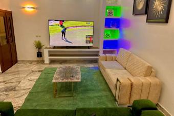 GS13IMMO SARL met  votre disposition la vente de ce magnifique   appartement CGombe. Rf lancienne Ambassade de Belgique. Prix d vente propos 340.000  discutable.  vous