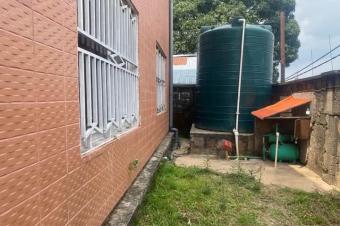 Parcelle avec 2 immeubles  Montngafula 27 sur 35m 650.000