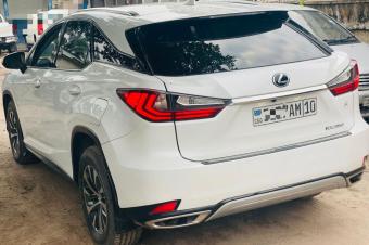 LEXUS RX 350 Automatic Camera de recul Climatisation ok Couleur dorigine Full options Essence Toit ouvrant Prix 25.000 ngociable