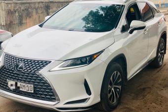 LEXUS RX 350 Automatic Camera de recul Climatisation ok Couleur dorigine Full options Essence Toit ouvrant Prix 25.000 ngociable