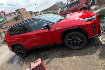 TOYOTA RAV4 hybrid GRSPORT  Anne de fabrication 2024 Full options  Volant droit  panoramique   Camera 360  Intrieur cuir  Faible kilomtrage  Sans plaqu  Prix  26.000 