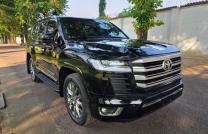 ?Arrivage? ?Toyota Land Cruiser VXR ?Annee: modifier 2024 (Modification original,interior et exterior comme le 2024) Full full option: ?Automatique steptronique ?Essence 8 cy mediacongo