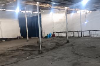 AGK IMMO met  votre disposition la vente de cette PARCELLE. CMasina sur boulevard Lumumba. Rf Maison Communale de Masina. Dimension 2130M. Prix  850.000  discuter