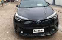 Toyota CHR, hybrid, 2018, sans plaque, volant droite full options, siège en cuir,prix: 15.000$ à discuter légèrement, appel moi ?? mediacongo