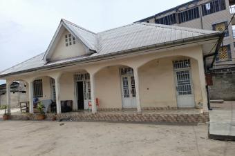 Vente Parcelle avec Maisons  NDjili Quartier 1