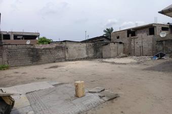 Vente Parcelle avec Maisons  NDjili Quartier 1