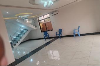 Villa R2 neuve  vendre  Limete 4 Rue rsidentielle