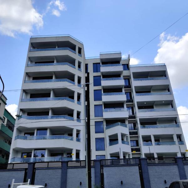 GOMBE ZONE  GRAND HTEL ROI BAUDOUIN MISE EN VENTE DUN IMMEUBLE DE 7 NIVEAUX  16 APPARTEMENTS ET PISCINE 