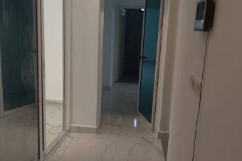   Vente l immeuble sur lavenue Roi Baudouin  Gombe  compositions 7 niveaux de 12 appartements de 3 et 2 chambres.  Il y a  aussi un Pinthouse de 4 chambres et piscine. 
