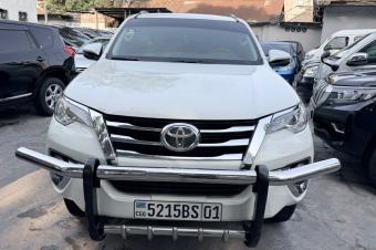 Toyota fortuner 2018 essence automatique 4cylinder kilomtrage 37000 intrieur cuire Camra de recule Prix 36000  discuter