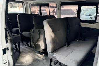 Toyota hiace 2015 diesel manuelle moteur 5l Kilomtrage 56000 prix 16000 a discuter