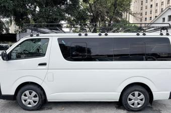 Toyota hiace 2015 diesel manuelle moteur 5l Kilomtrage 56000 prix 16000 a discuter