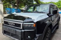 ❤️‍?Arrivage❤️‍? ?Toyota Prado Luxury (Brand New) ?Couleur : Noire/Noire ?Annee 2025 ?Automatique Steptronique ?Essence 4 cylindre ?2.4 twin turbo ?Demarrage bouton ?Char automobile_motos_velos_engins_et_pieces