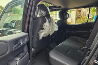 Arrivage Toyota Prado Luxury Brand New Couleur  NoireNoire Annee 2025 Automatique Steptronique Essence 4 cylindre 2.4 twin turbo Demarrage bouton Char