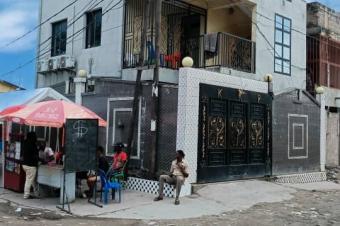 Vente Parcelle de R2  Bandal Synkin derrire RawBank  Rf  Av. Sombo  Dimension 7m17m