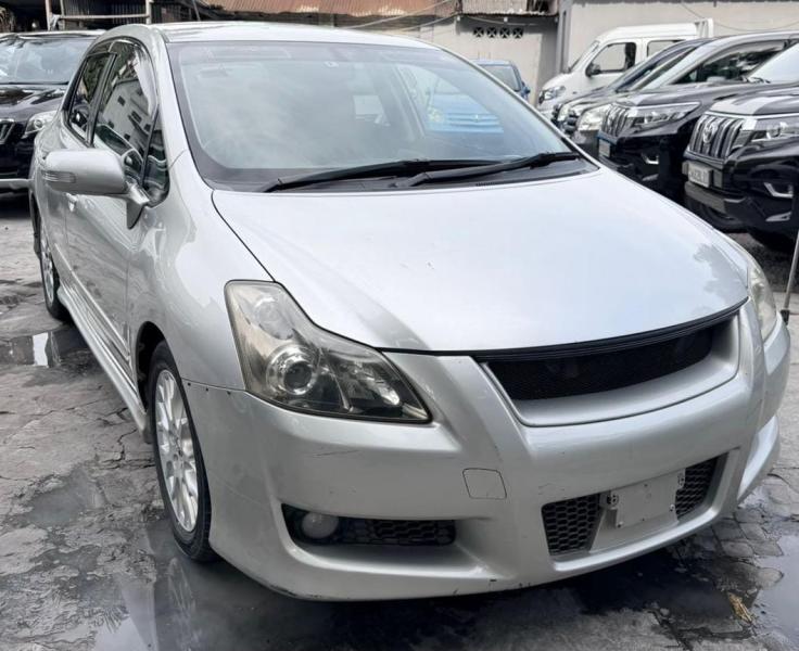 Toyota blade 2012 full option essence automatique 4cylinder sans plaque faible kilomtrage camera de recul Prix 6900 a discuter