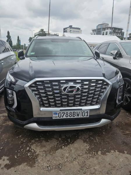 HYUNDAI PALISSADE 3 banquettes  Couleur dorigine  Climatis  Full options  Volant gauche  cran tactile avec camra de recul  Intrieur cuir  6 cylindres  Jantes chromes  Plaqu