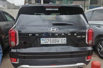 HYUNDAI PALISSADE 3 banquettes  Couleur dorigine  Climatis  Full options  Volant gauche  cran tactile avec camra de recul  Intrieur cuir  6 cylindres  Jantes chromes  Plaqu