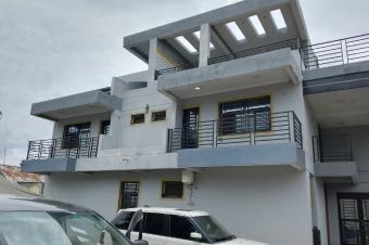  EN VENTE  Rsidence MODERNE R2 DE 4 CH.  NGALIEMAMBUDI TERMINUS PRS DU MACADAM PRINCIPAL .  Dimensions  30m x 25m