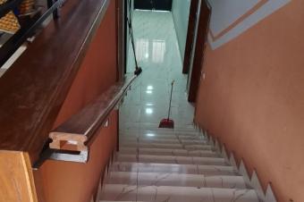  EN VENTE  Rsidence MODERNE R2 DE 4 CH.  NGALIEMAMBUDI TERMINUS PRS DU MACADAM PRINCIPAL .  Dimensions  30m x 25m