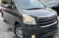 Toyota noah 2012 full option sans plaque essence automatique 4cylinder kilométrage 6300 camera de recul avec traction prix 9500 a discuter mediacongo