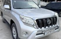 Toyota prado txl 2017 authentique essence automatique 4cylinder kilométrage 26000 couleur d'origine camera de recul intérieur cuire Prix 36500.a discuter mediacongo