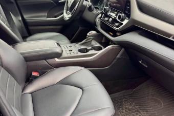TOYOTA HIGHLANDER 2021 AUTOMATIQUE ESSENCE  V6 VOLANT GAUCHE CLIMATIS COULEUR DORIGINE  PRIX 35000 DISCUTER LGREMENT  LOCALISATION APPEL   OFFRE DIRECT