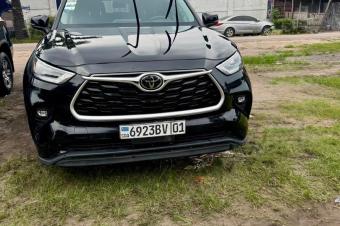 TOYOTA HIGHLANDER 2021 AUTOMATIQUE ESSENCE  V6 VOLANT GAUCHE CLIMATIS COULEUR DORIGINE  PRIX 35000 DISCUTER LGREMENT  LOCALISATION APPEL   OFFRE DIRECT