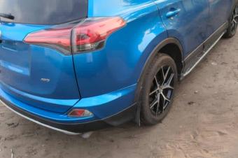 New rav 2018 full option  sans plaque automatique  essence volant droite Prix 18 000  discuter Offre direct localisation appel moi