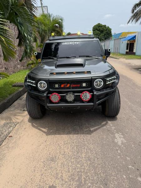 TOYOTA FJ CRUISER SANS PLAQUE A VENDRE 