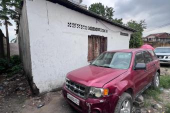 NGALIEMA  SUKA MUR OZONE MISE EN VENTE DUN TERRAIN DE 18mx21m  AVEC UNE MAISON  DMOLIR  POSSIBILIT DE MORCELER EN DEUX soit 9mx21m