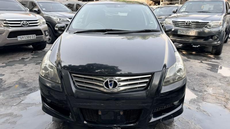 TOYOTA BLADE SANS PLAQUE A VENDRE 
