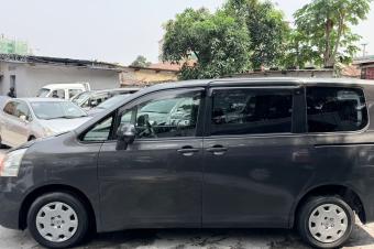 TOYOTA NOHA SANS PLAQUE A VENDRE 