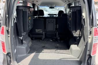 TOYOTA NOHA SANS PLAQUE A VENDRE 