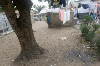 Terrain  vendre  NSele  Quartier Terre Jaune