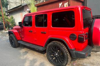 RUBICON 2023 Sans plaque  Volant droit  Autom Essence  4x4 4 cylindres  Climatiser 42.108km  Intrieur cuir  37.000 lisolo  Localisation Limet