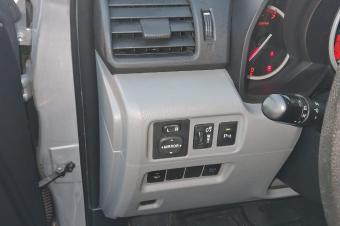 TOYOTA 4 RUNNER Version canadienne Volant Normale Gauche  Sans plaque dimmatriculation   Tout est discutables   FULL OPTIONS   Climatisation  Bote automatique avec traction i