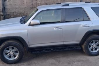 TOYOTA 4 RUNNER Version canadienne Volant Normale Gauche  Sans plaque dimmatriculation   Tout est discutables   FULL OPTIONS   Climatisation  Bote automatique avec traction i