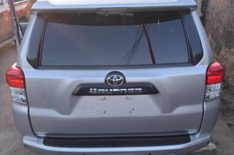 TOYOTA 4 RUNNER Version canadienne Volant Normale Gauche  Sans plaque dimmatriculation   Tout est discutables   FULL OPTIONS   Climatisation  Bote automatique avec traction i