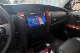 TOYOTA FORTUNER  Anne 2019 AUTHENTIQUE  3 banquettes  Kilometrage tres faible  Full Option Automatique Climatise 4 Cylindres Couleur dorigine  Essence   Contrle technique  a