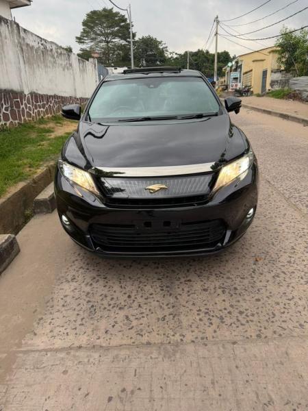 TOYOTA HARRIER NOUVEAU  Toit panoramique  Sige intrieur en cuir  Dmarrage de bouton  Jantes chrome  Prix 17500 suka 17000