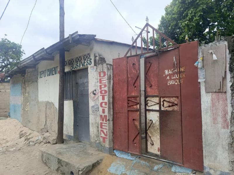 PARCELLE LOCATIVE  VENDRE SITU  PASCAL  COMMUNE DE KIMBANSEKE 