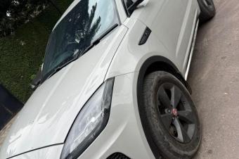 Jaguar Epace  Volant droit  Diesel automatique  Faible kilomtrage  15.500  Localisation appel moi