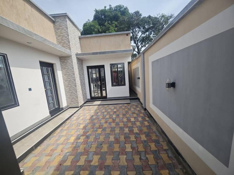 Parcelle  Bumbu 7 sur 15m 92.000  discuter