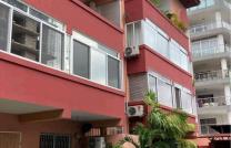 GOMBE / ZONE A : MISE EN VENTE D'UNE PARCELLE DE 1000 M², SUR AVENUE PUMBU AYANT UN BÂTIMENT R+3 DE 8 Appartements style mediacongo
