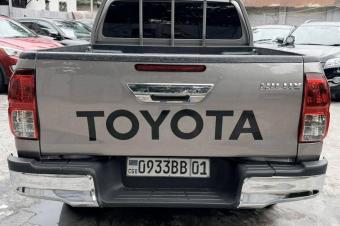 Toyota Hilux l Prix  34.000  us  discuter   Anne de fabrication  2019  Moteur Diesel 4 cylindres  Bote de vitesse manuelle 4x4  Climatise  kilomtrage   31.000 