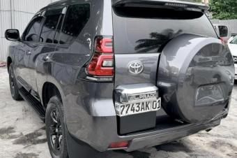 Toyota prado txl essence automatique v6 Kilomtrage 47000 camera de recul intrieur cuire Prix 33500 a discuter