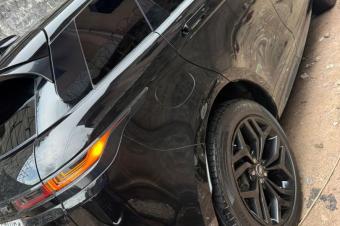 Range voque 2020 Volant droit  Toit panoramique  Essence full options  19500  Localisation Appel 