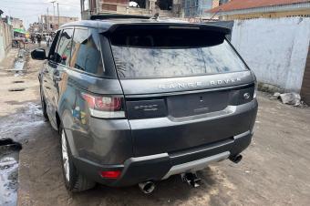 Range rover sport 2016 panoramique essence  volant normal moteur v6  Prix 30.000  discut lgrement  localisation appel 