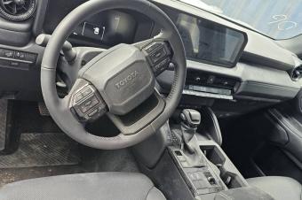 TOYOTA PRADO ADVENTURE 2025 SANS PLAQUE  PRIX 85.000 AZUI SUKA SUKA SVP.   AUTOMATIQUE ESSENCES 00.0 KILOMTRES 10Klm CLIMATISATION IMPECCABLES FULLS OPTIONS TOIT OUVRANT
